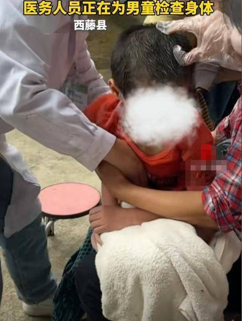 8岁男童走失前画面,8岁男孩走失