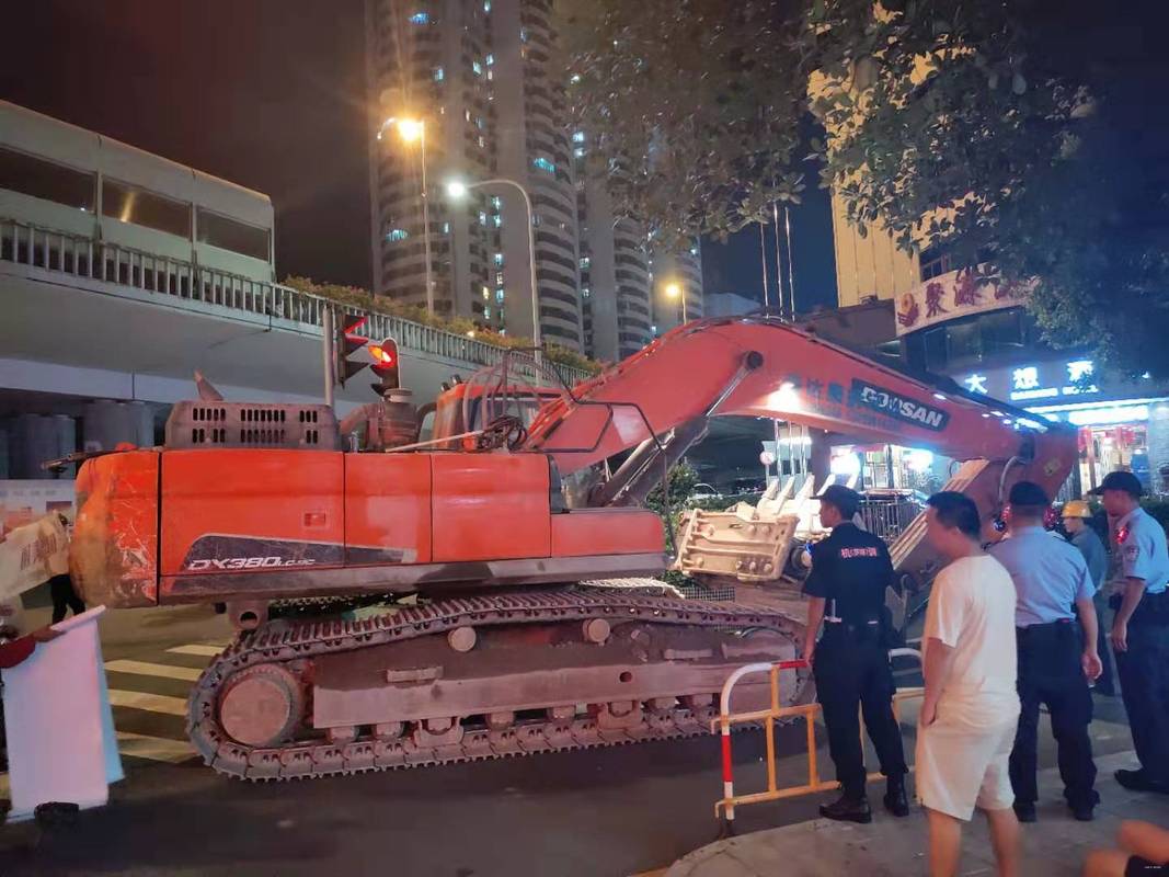 深圳一小区房屋沉降,深圳房子沉降